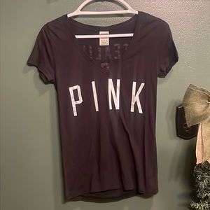 Pittsburgh pirates VS pink shirt